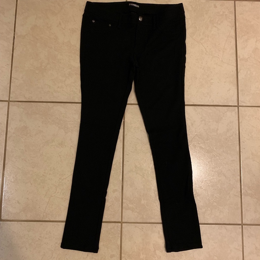 Black leggings